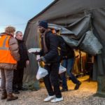 A-Calais-un-nouveau-centre-accueille-les-migrants_article_popin